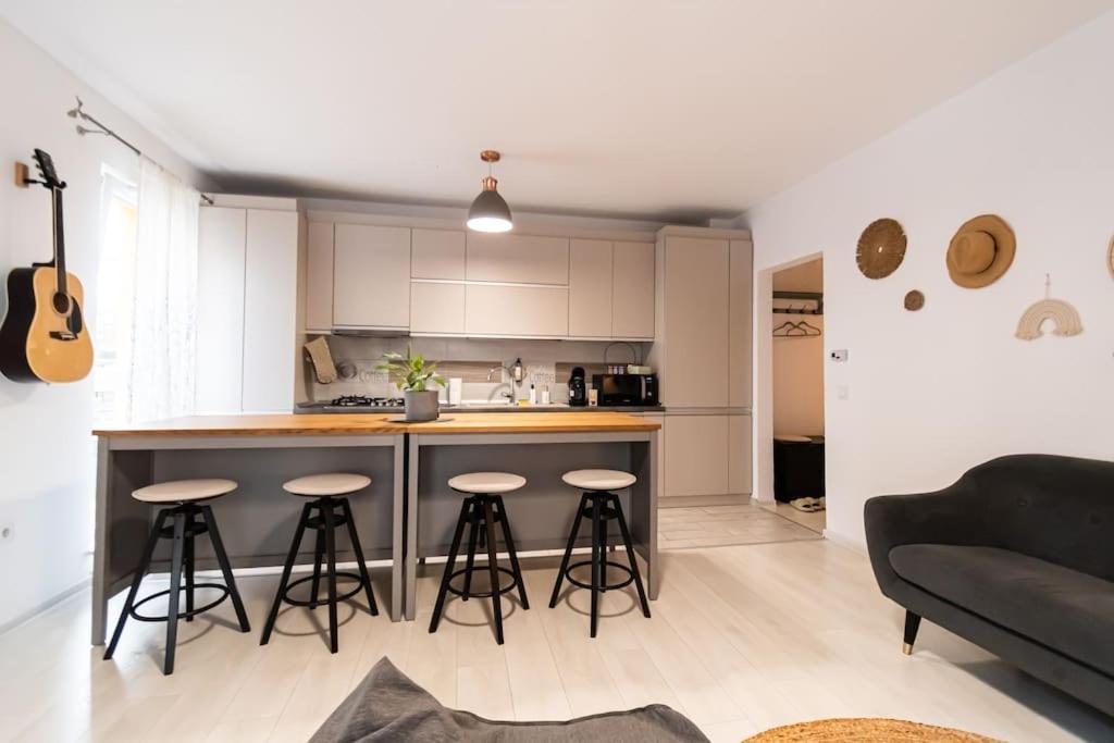 Arte - 2 Bedroom Apartment Near Coresi Mall With Free Parking Брашов Экстерьер фото