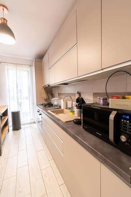 Arte - 2 Bedroom Apartment Near Coresi Mall With Free Parking Брашов Экстерьер фото