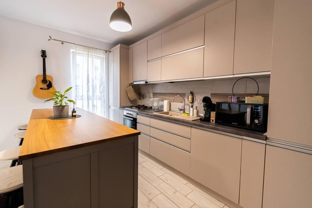 Arte - 2 Bedroom Apartment Near Coresi Mall With Free Parking Брашов Экстерьер фото